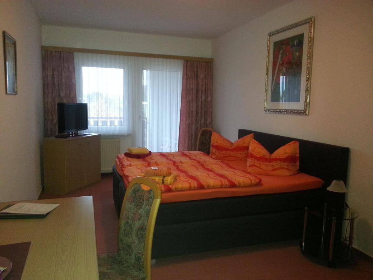 Zur Linde Hotel Ostrau  Eksteriør billede
