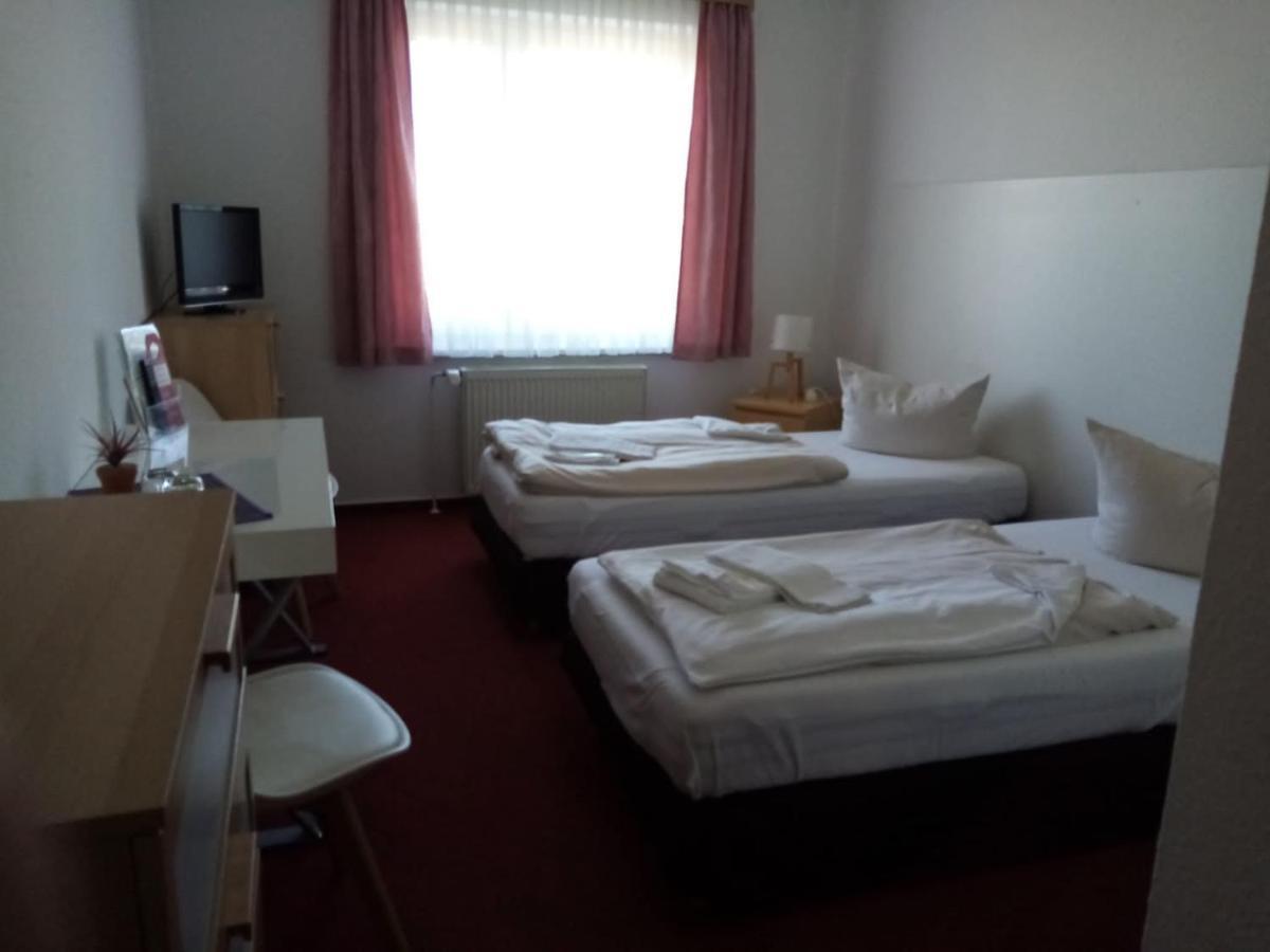 Zur Linde Hotel Ostrau  Eksteriør billede