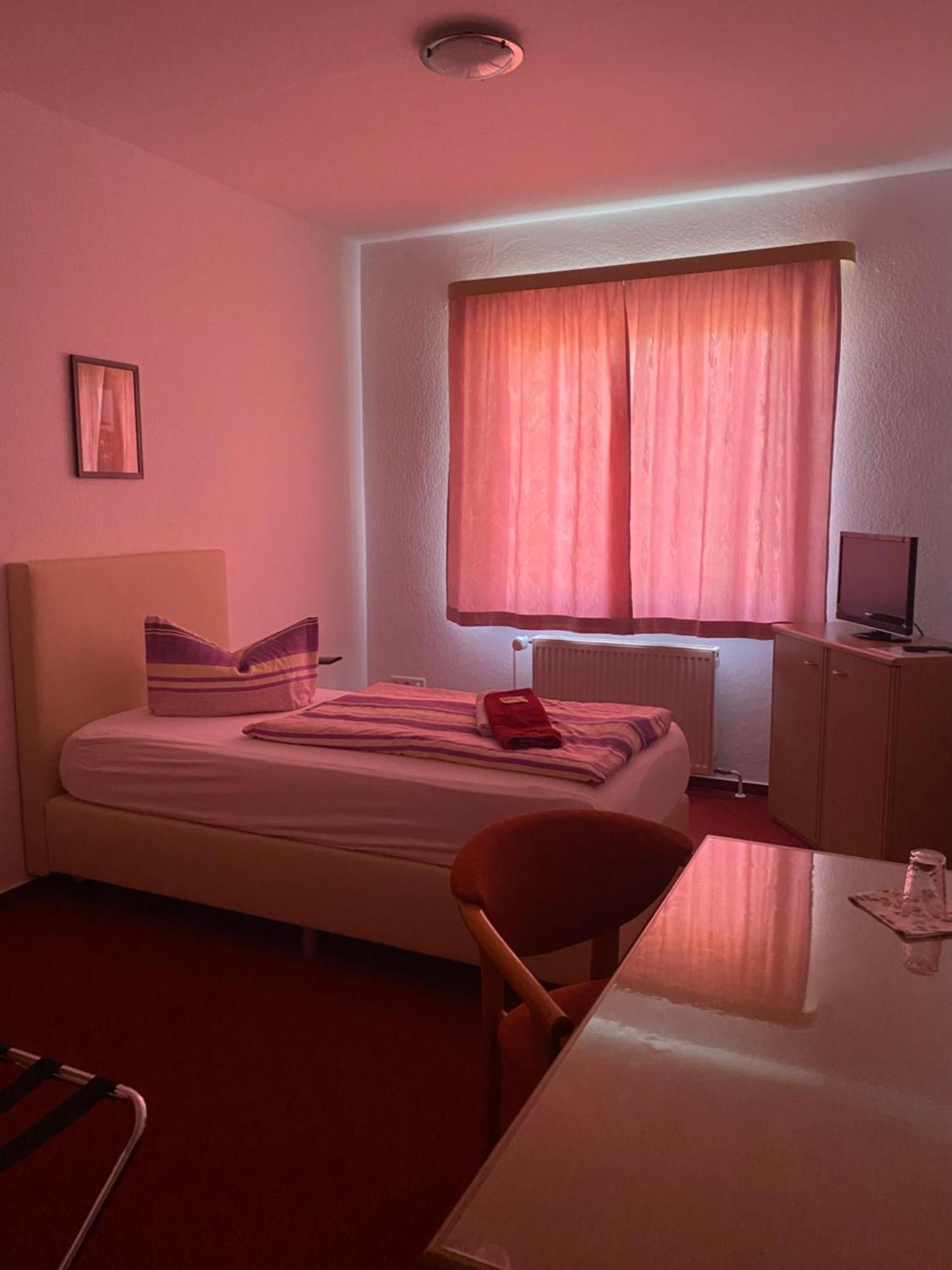 Zur Linde Hotel Ostrau  Eksteriør billede